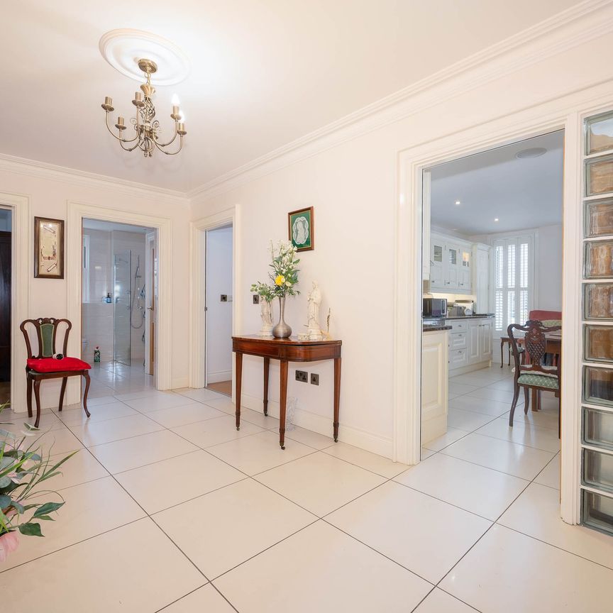Apt 2 Danesfort Park North, Belfast, BT9 5 RB - Photo 1