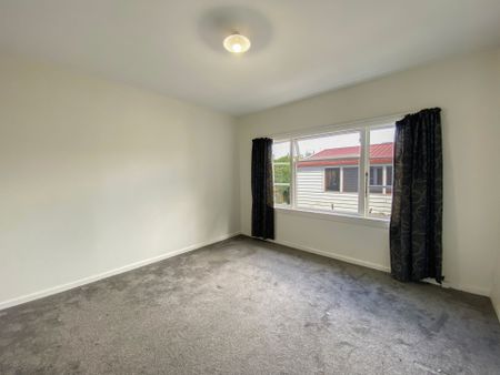 Great Family Home Awaits! - Photo 2