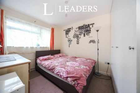 3 bedroom house to rent The Mall, Dunstable, LU5 - Photo 3