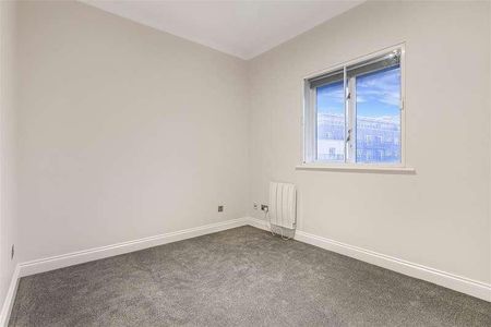 Regents Court, Sopwith Way, Kingston Upon Thames, KT2 - Photo 4