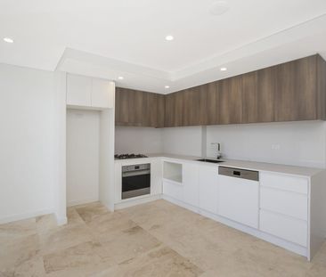 Stylish and Convenient Living on Park Avenue - Photo 2