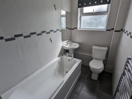 2 bedroom maisonette to rent - Photo 5