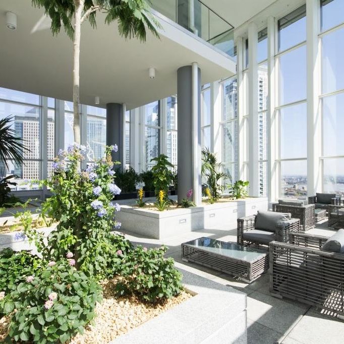 Lincoln Plaza, London - Photo 1