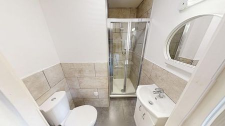 2 bedroom flat to rent - Photo 5