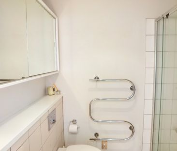 Location, location and location! - Photo 6