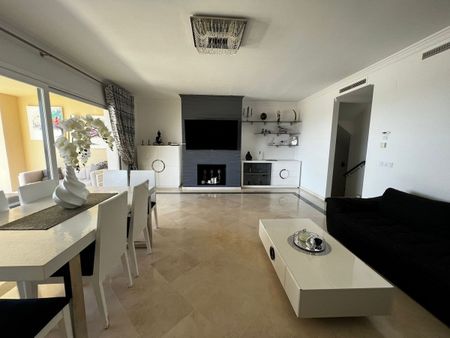 Villa Semi Detached in Benahavís - Photo 5