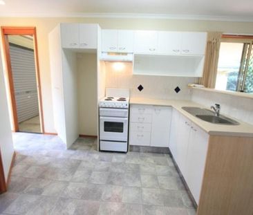 Beautifuly Presented Single Level, Villa Style Unit - Photo 3
