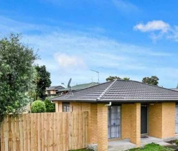 Modern brick & tile with 3 bedrooms, 2 bathrooms - Photo 2