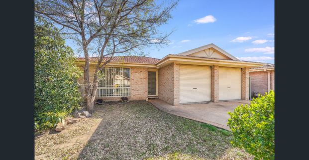 3 Bedroom Home with Double Garage! - Photo 1