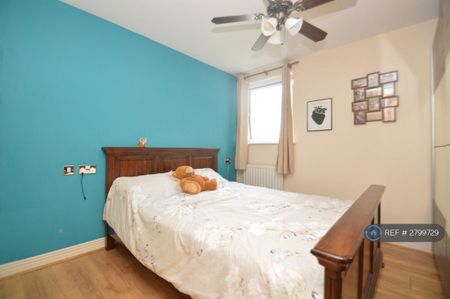 2 bedroom flat to rent - Photo 4