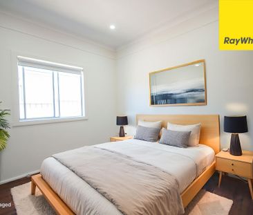 COMFORTABLE & UPDATED THREE BEDROOM FAMILY HOME LOCATED IN A QUIET ... - Photo 3