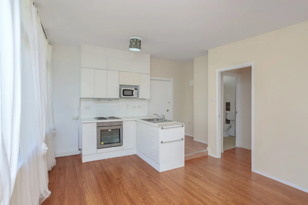 PRIME LOCATION READY TO CALL HOME! - Photo 5