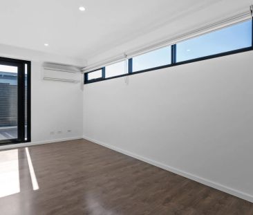 Unit 403/139 Chetwynd Street, North Melbourne. - Photo 4