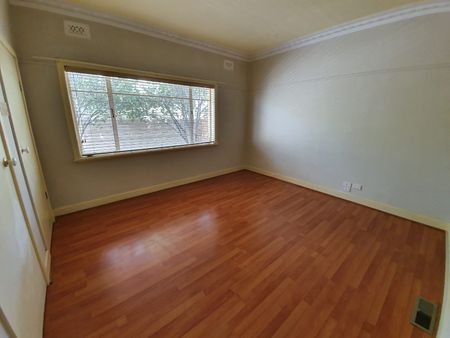 62 Haughton Road, Oakleigh VIC 3166 - House For Rent | Domain - Photo 3