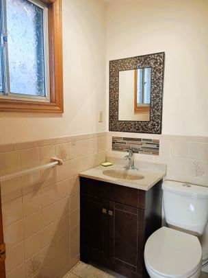 For Lease - 176 Conlins Road Unit# Main, Toronto, Ontario - Photo 1