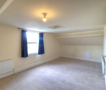 Tewkesbury Road, Eckington - Photo 1