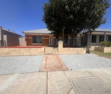 Beautifully Presented, Low-Maintenance Home in a Convenient Location - Photo 3