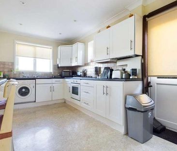 Staplefield Drive, Brighton, BN2 - Photo 3