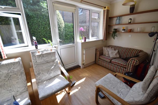 To Rent Bemister Road, Winton, Bournemouth, BH9 £2,390 pcm Tenancy Info - Photo 1