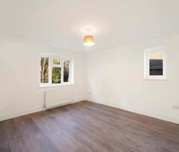 4 bedroom detached house to rent - Photo 3