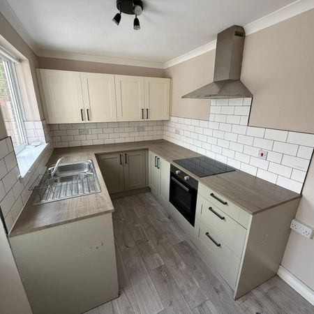 2 bed terraced house to rent in Fowler Gardens, Gateshead - Photo 3