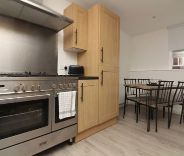 3 Bedroom Mid Terraced House - Photo 3