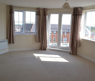 2 Bed Flat, Waggon Road, LS10 - Photo 1