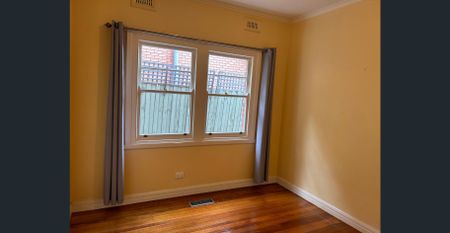 Lovely Family Home In A Prime Location - Photo 4