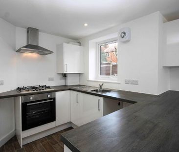 3 bedroom apartment to rent - Photo 3