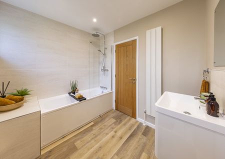 4 bedroom detached house to rent - Photo 4