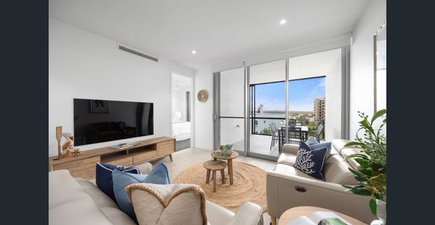 Furnished Top Floor Beachside Living - Photo 1