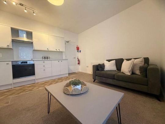 2 bedroom flat to rent - Photo 1