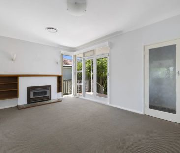 Modern Family Home In Ideal Location - Photo 2