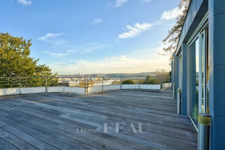 Location appartement, Saint-Cloud, 1 pièce, 62.64 m², ref 85562657 - Photo 2