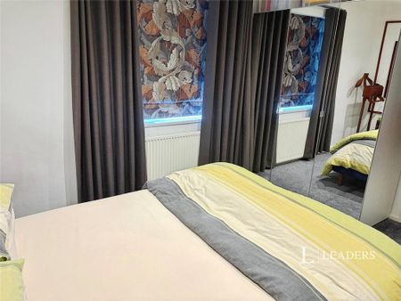 2 bedroom semi-detached house to rent - Photo 3