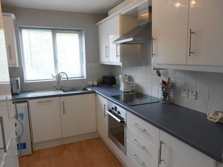 2 bedroom apartment to rent - Photo 3