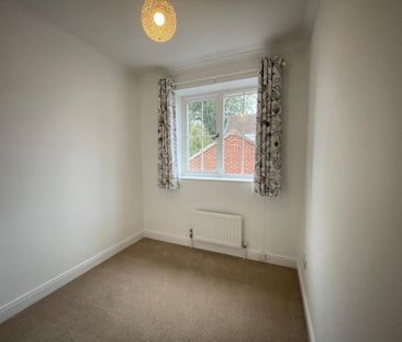 3 bedroom semi-detached house to rent - Photo 6