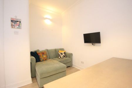 Kilmailing Road, Glasgow, G44 - Photo 5