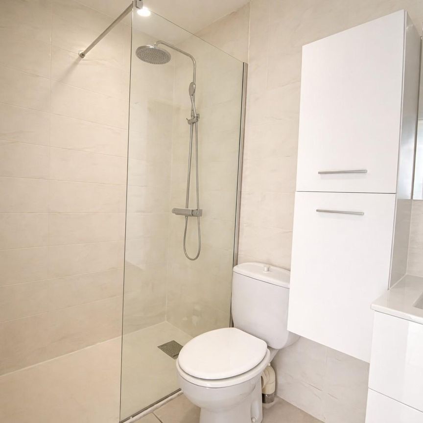 Location Appartement 1 pièce 18m² MARIGNANE 13700 - Photo 1