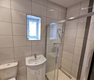 Room in a Shared House, Chudleigh Crescent, IG3 - Photo 3