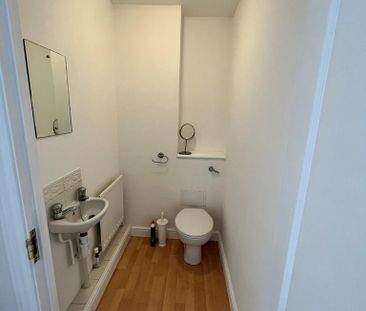 4 bedroom terraced house to rent - Photo 2