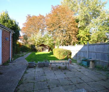 3 bedroom semi-detached house to rent - Photo 5