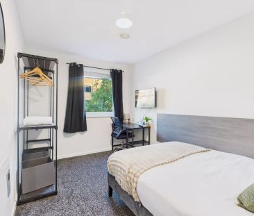 5 Bed Cluster Ensuite - Photo 5