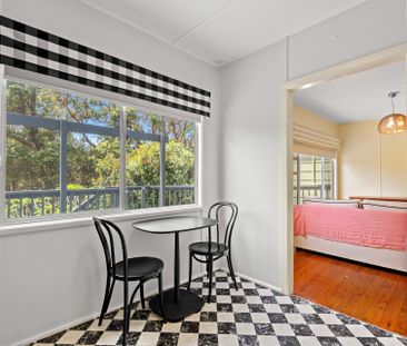 Quintessential beach cottage - Photo 1