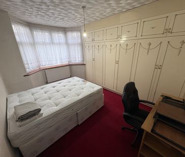 5 Bed Terraced House, Princes Avenue, N13 - Photo 6