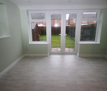 3 bedroom semi-detached house to rent - Photo 2