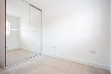 3 bedroom detached house to rent - Photo 2