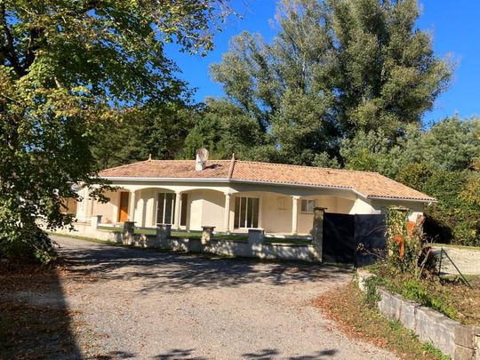 Location Maison 6 pièces 175m² LEOGNAN 33850 - Photo 1