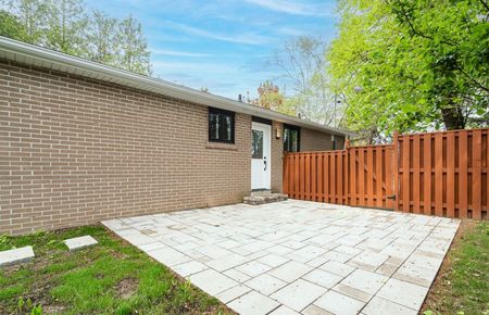 For Lease - 106 Woodpark Pl Place, Newmarket, Ontario - Photo 2