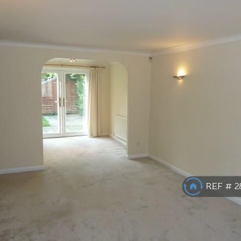 3 bedroom detached house to rent - Photo 1